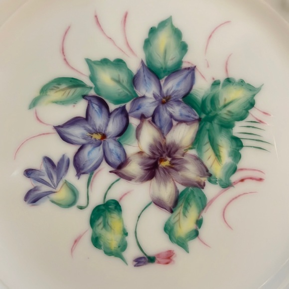 Kelvin Fine China - Decorative Plate - Lavender Flowers - Picture 2 of 6